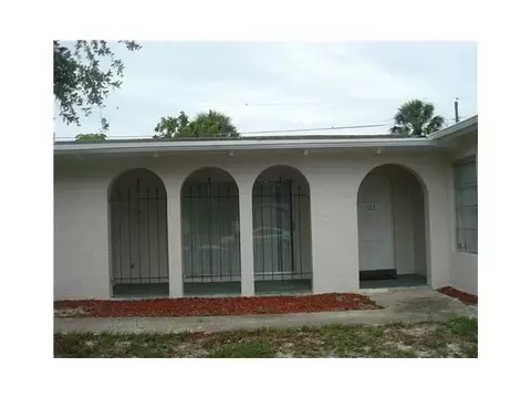 323 Winnachee Dr, Stuart, FL 34994 photo 3