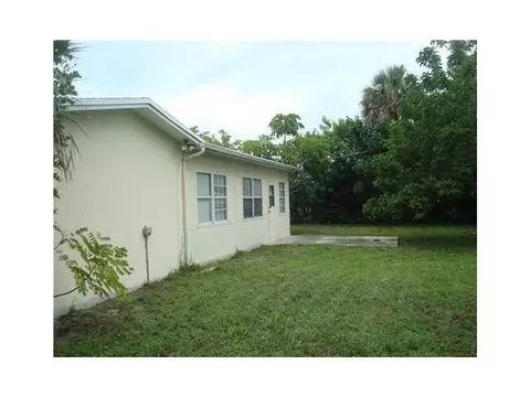 323 Winnachee Dr, Stuart, FL 34994 photo 10
