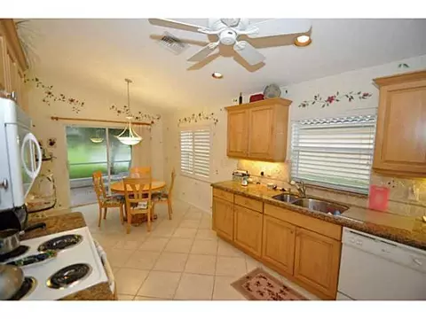 7673 Caprio Dr, Boynton Beach, FL 33472 photo 9