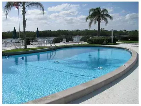 275 Beach #102-E, Tequesta, FL 33469 photo 6