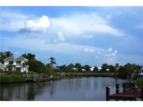 111 Commodore Dr, Jupiter, FL 33477 photo 1