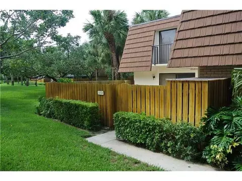 3104 31st Ct, Jupiter, FL 33477 photo 2