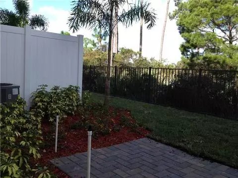 51 SW Squirrel Nest Way, Stuart, FL 34997 photo 2