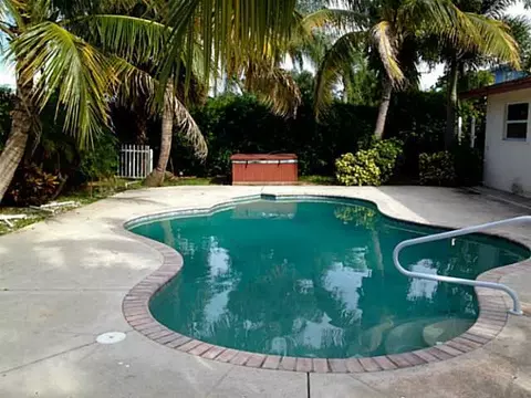 3 Willow Rd, Tequesta, FL 33469 photo 2