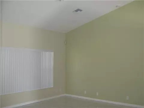 424 Wright Dr, FL 33461 photo 2