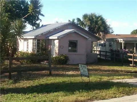 2443 E Main St, Pahokee, FL 33476 photo 1