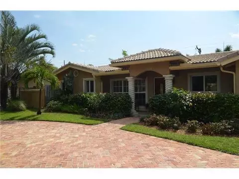 2750 NE 53rd Ct, Lighthouse Point, FL 33064 photo 2