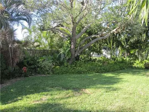 210 E Cir, Jupiter, FL 33458 photo 13