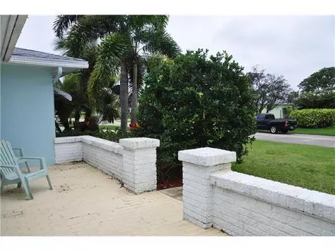 356 Mars, Tequesta, FL 33469 photo 3