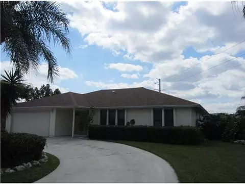 4008 SE Jacaranda St, Stuart, FL 34997 photo 1