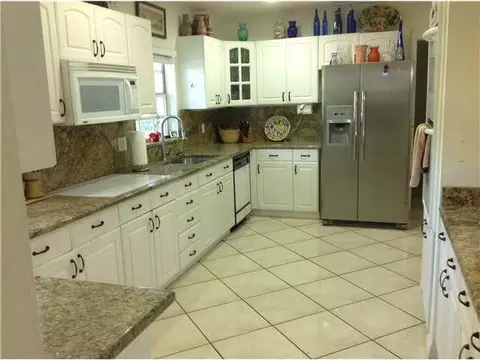 260 River Dr, Tequesta, FL 33469 photo 3