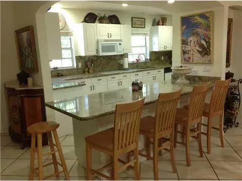 260 River Dr, Tequesta, FL 33469 photo 2