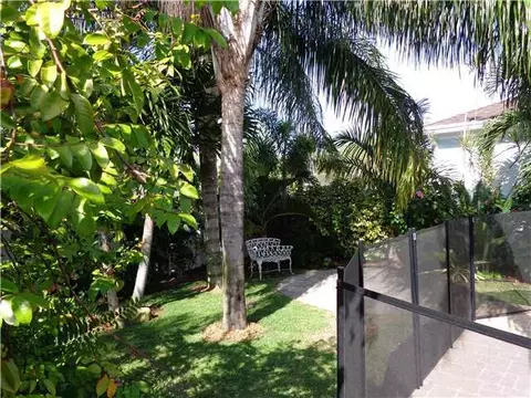 127 Castries Dr, Jupiter, FL 33458 photo 2