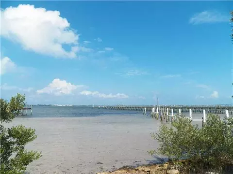 116 N Sewalls Point Rd, Stuart, FL 34996 photo 2