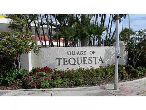 370 Oak, Jupiter, FL 33469 photo 1