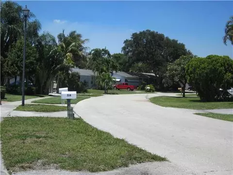 514 N Dover Rd, Tequesta, FL 33469 photo 2