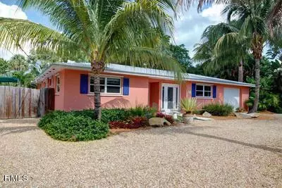 262 SEdgewood Dr, Stuart, FL 34996 photo 2