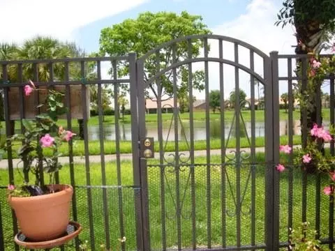 7579 Sierra Dr E, Boca Raton, FL 33433 photo 4