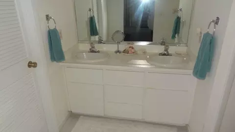1040 SE Buttonwood Cir, Stuart, FL 34997 photo 7