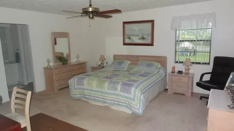 1040 SE Buttonwood Cir, Stuart, FL 34997 photo 6