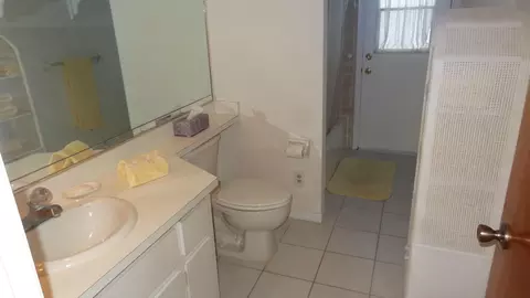 1040 SE Buttonwood Cir, Stuart, FL 34997 photo 14