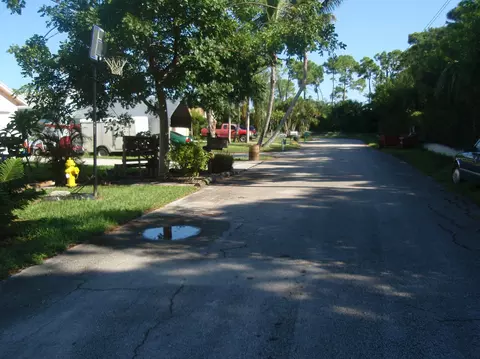 5891 SE Grafton Dr, Stuart, FL 34997 photo 9