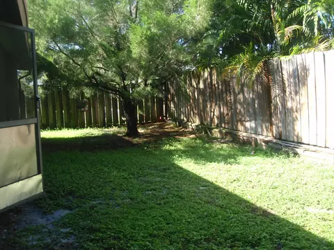 5891 SE Grafton Dr, Stuart, FL 34997 photo 8