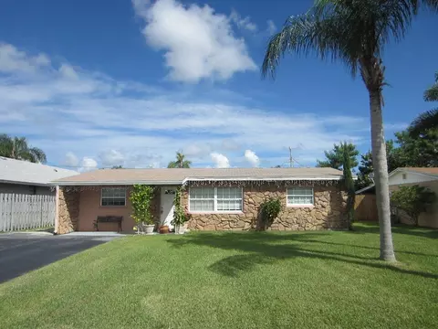 2327 SE Harrison St, Stuart, FL 34997 photo 1