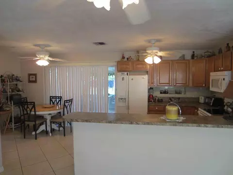 2327 SE Harrison St, Stuart, FL 34997 photo 5
