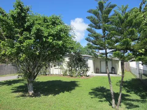 2357 SE Harrison St, Stuart, FL 34997 photo 1