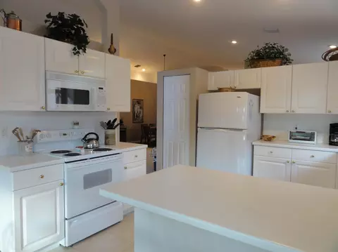 10438 Utopia Cir E, Boynton Beach, FL 33437 photo 17
