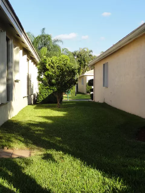 10438 Utopia Cir E, Boynton Beach, FL 33437 photo 39