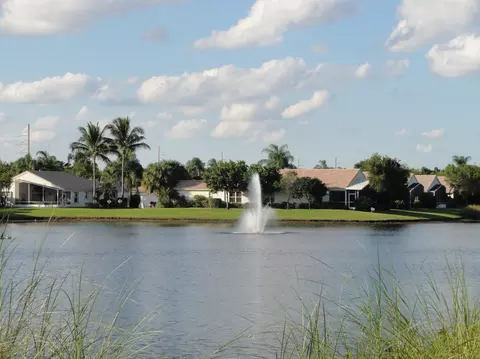 10438 Utopia Cir E, Boynton Beach, FL 33437 photo 2