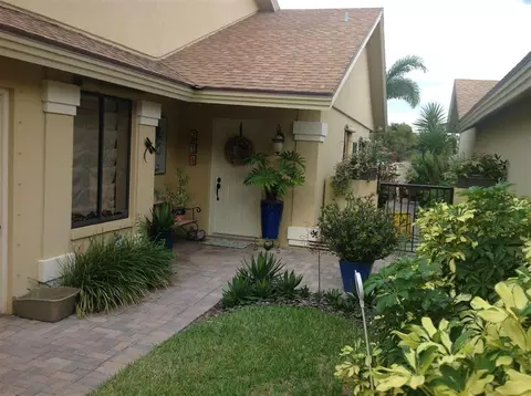 213 Ridge Rd, Jupiter, FL 33477 photo 1