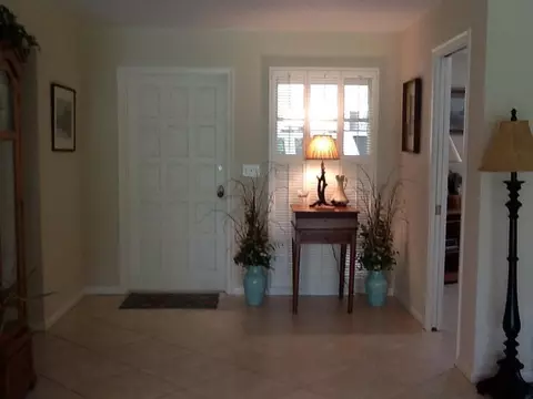 461 Forestview Dr, Atlantis, FL 33462 photo 6