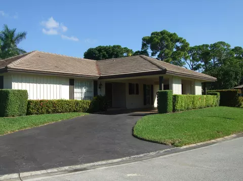 461 Forestview Dr, Atlantis, FL 33462 photo 1