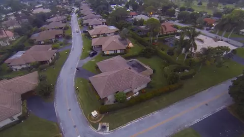 461 Forestview Dr, Atlantis, FL 33462 photo 2
