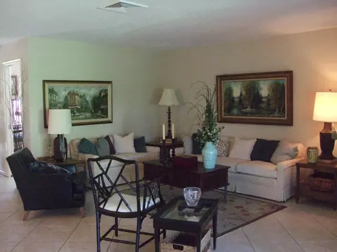 461 Forestview Dr, Atlantis, FL 33462 photo 8