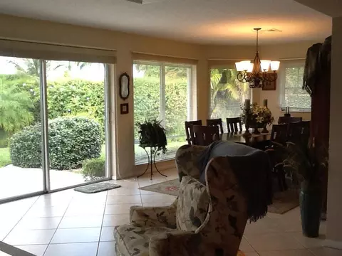 461 Forestview Dr, Atlantis, FL 33462 photo 18