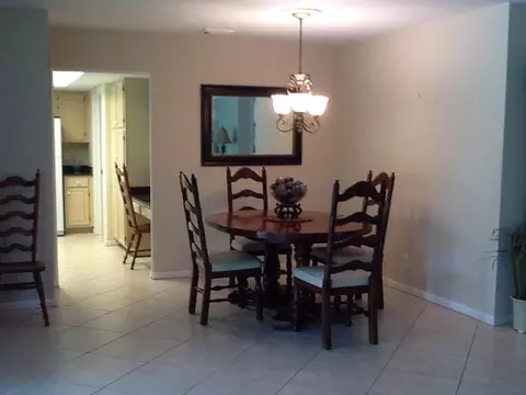 461 Forestview Dr, Atlantis, FL 33462 photo 7