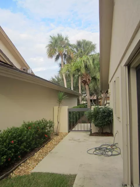 128 Sand Pine Dr, Jupiter, FL 33477 photo 15