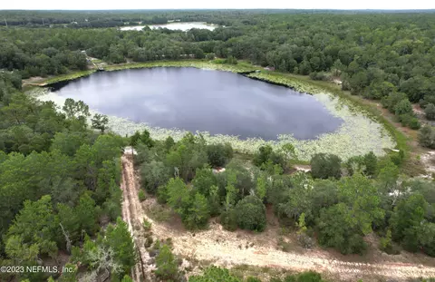 167 Lake Dr, Hawthorne, FL 32640