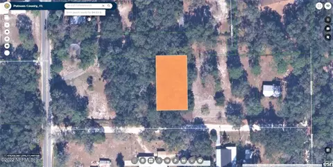 120 Prior St, Pomona Park, FL 32181