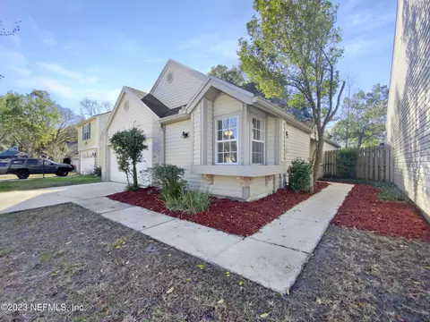 7754 Greenwich Ct E, Jacksonville, FL 32277