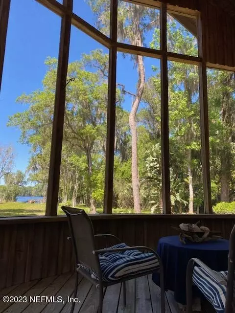 114 N Point Dr, Georgetown, FL 32139