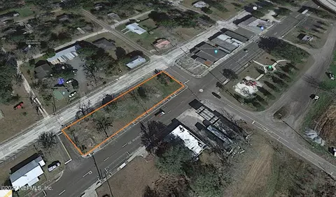 14460 Seydel St, Waldo, FL 32694