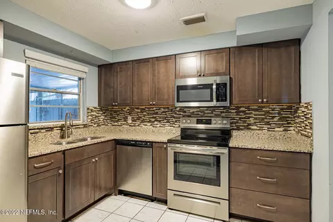 2486 Spokane Ave E, Atlantic Beach, FL 32233