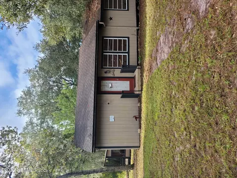 203 Pinetree St, Pomona Park, FL 32181