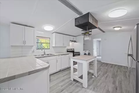 221 Daren Dr, Palatka, FL 32177