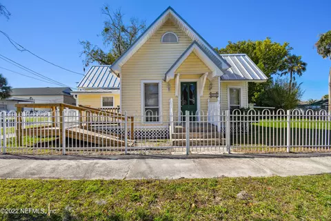 201 N Magnolia Ave, Green Cove Springs, FL 32043